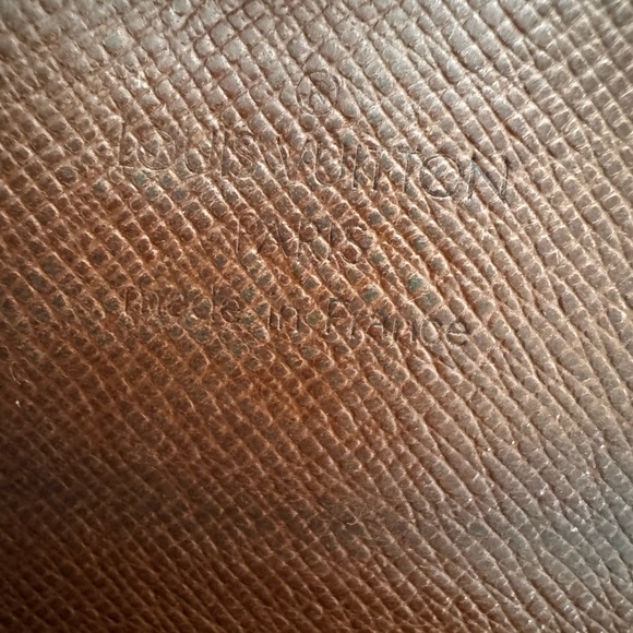 Louis Vuitton
Vintage 1996 Elise Wallet - Picture 13 of 15